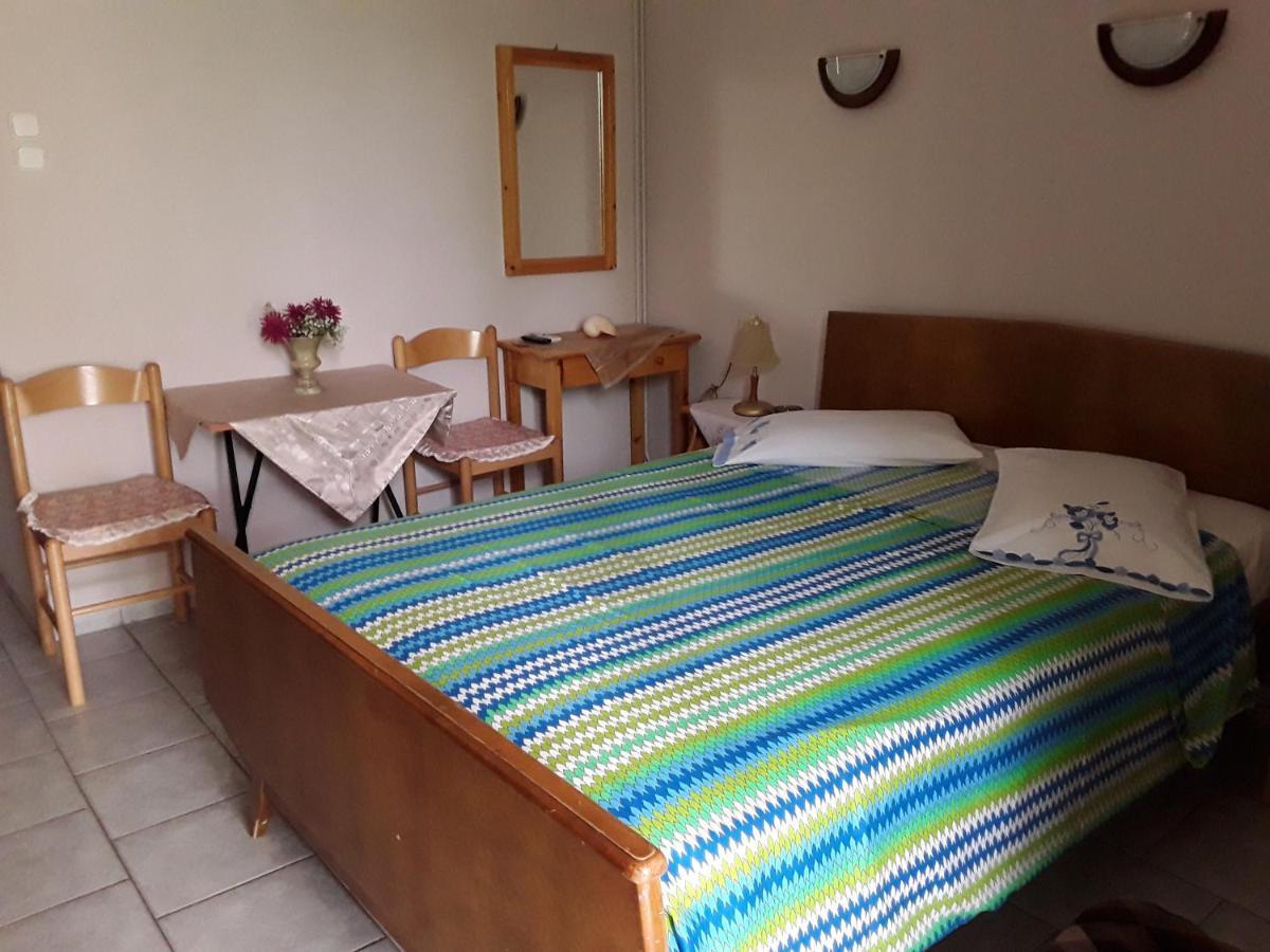 Γιαννουλα Κρετση Hotel Kamena Vourla Exterior photo